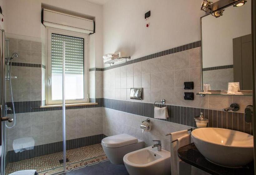 Номер Deluxe, Calamosca