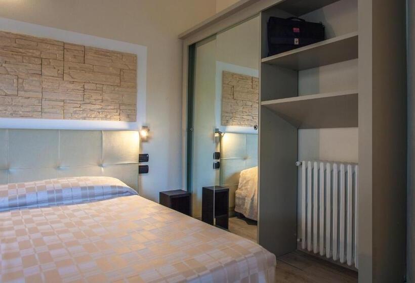 Номер Deluxe, Calamosca