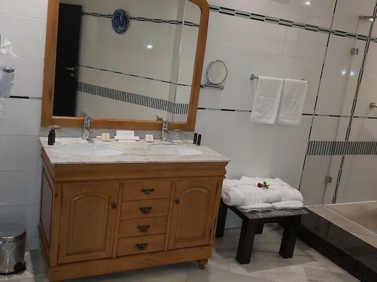 جناح سينيور, Cesar Hotel & Spa