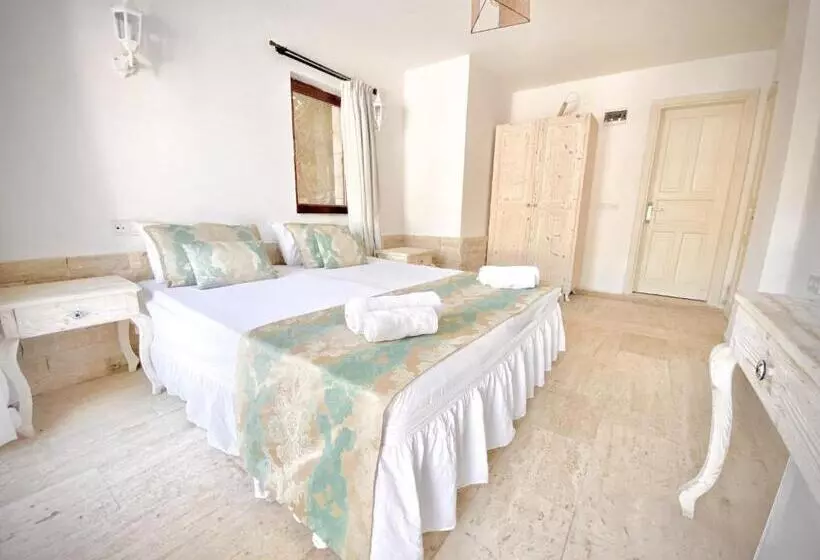 ویلای 1 خوابه, Club Hotel Barbarossa