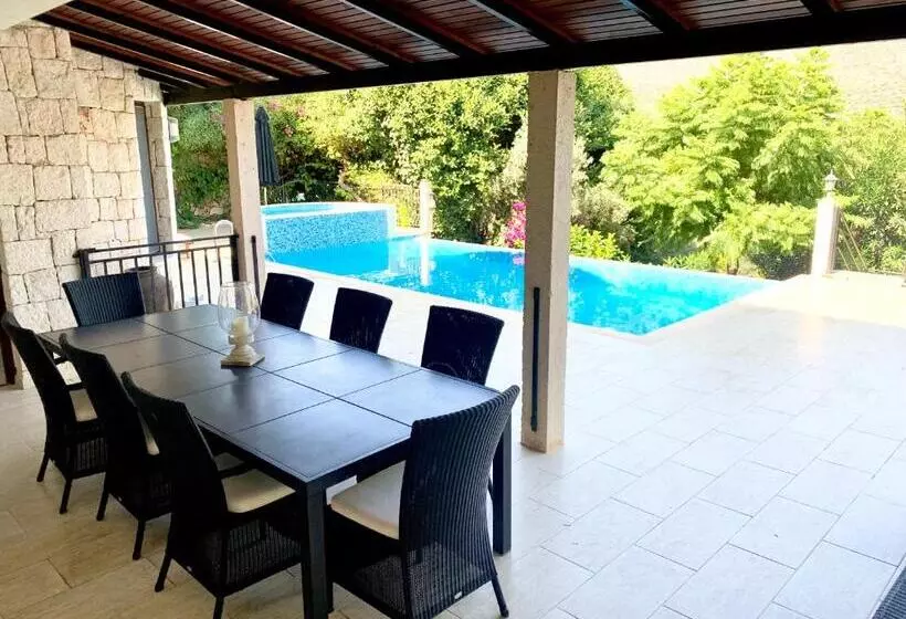 ویلای 1 خوابه, Club Hotel Barbarossa