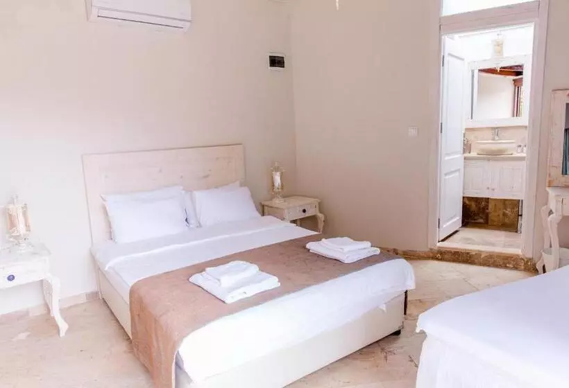 اتاق استاندارد با چشم‌انداز دریا, Club Hotel Barbarossa