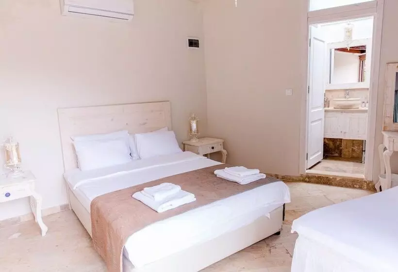 اتاق استاندارد با چشم‌انداز دریا, Club Hotel Barbarossa