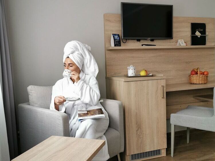 标准单人间, Cristal