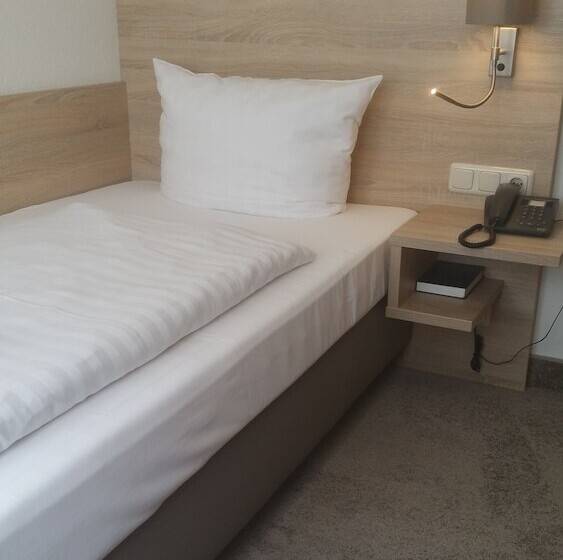 标准单人间, Cristal