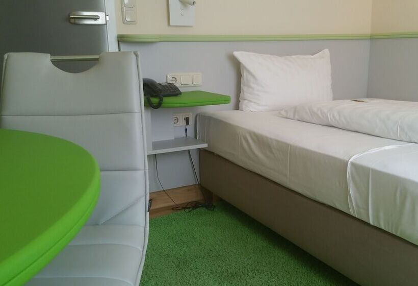 标准单人间, Cristal