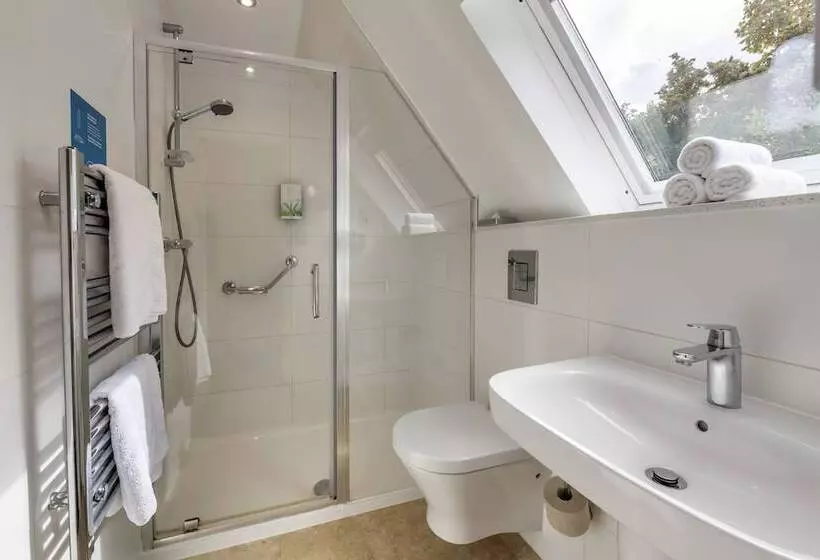 استودیوی استاندارد, Cromer Country Club