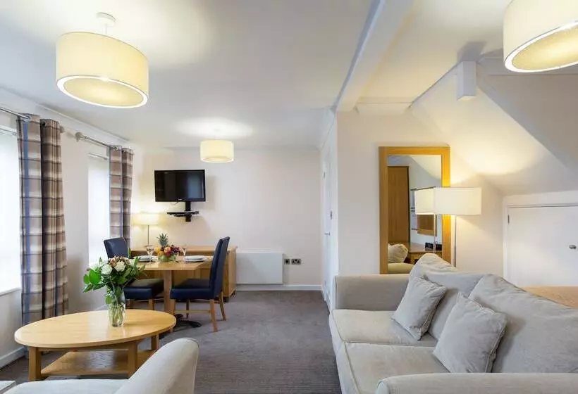 استودیوی استاندارد, Cromer Country Club