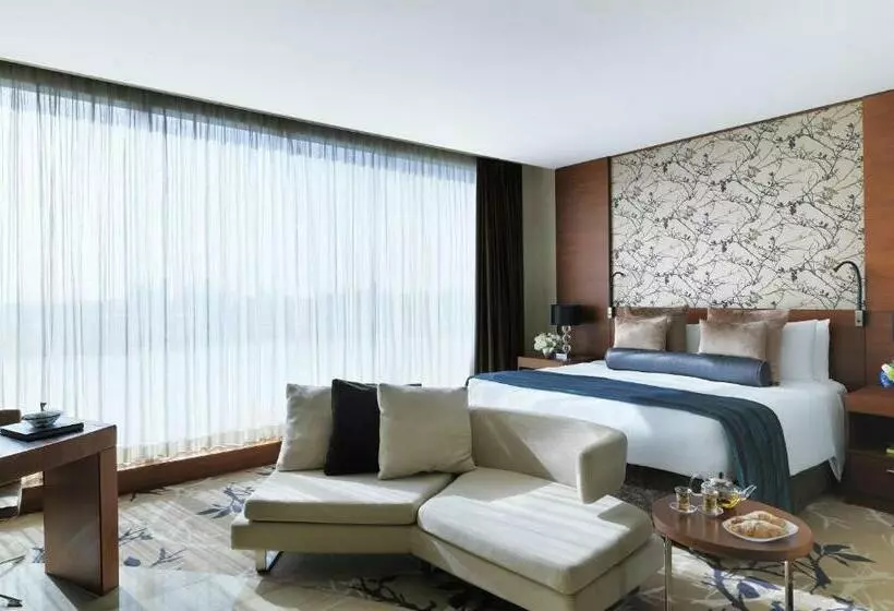 キングサイズベッドのスタンダードルーム, Fairmont Bab Al Bahr