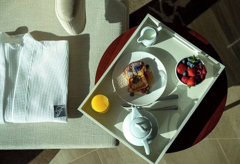 غرفة قياسية مطلّة علي النهر, Fairmont Bab Al Bahr