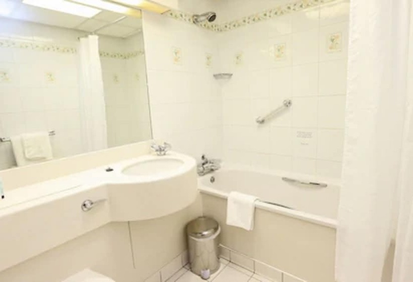 Номер Стандарт, Fairways Lodge & Leisure Club