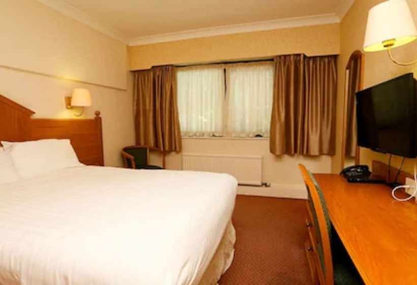 Семейный Номер, Fairways Lodge & Leisure Club