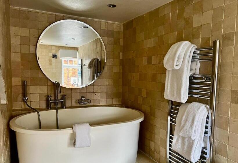 スーペリアールーム, The Miller Of Mansfield Goring