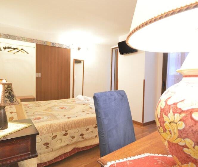 스탠다드 룸, Proserpina