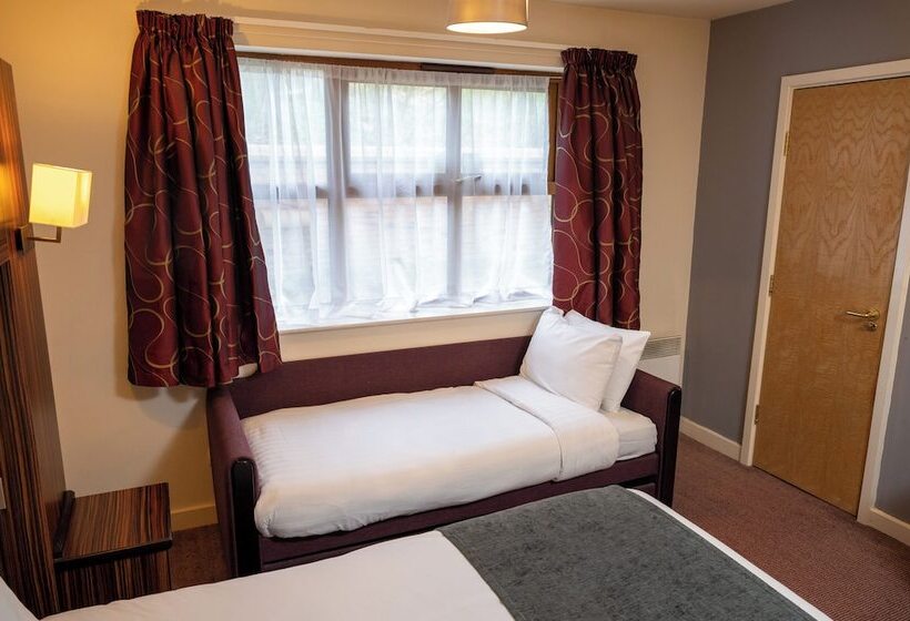 חדר משפחתי, The Fernhurst By Greene King Inns