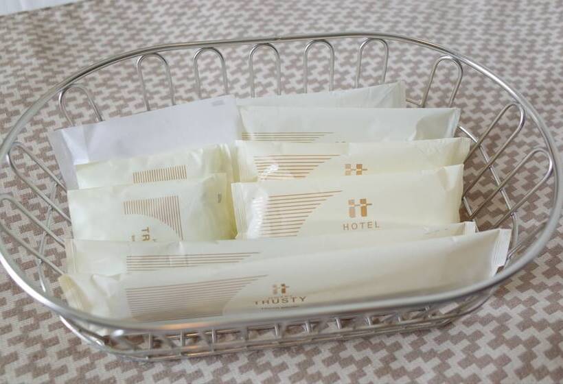 חדר סטנדרט לשלושה, Trusty Tokyo Bayside