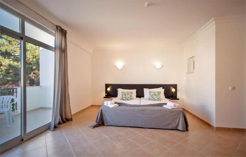 スタンダードスタジオ, Smy Santa Eulalia Algarve