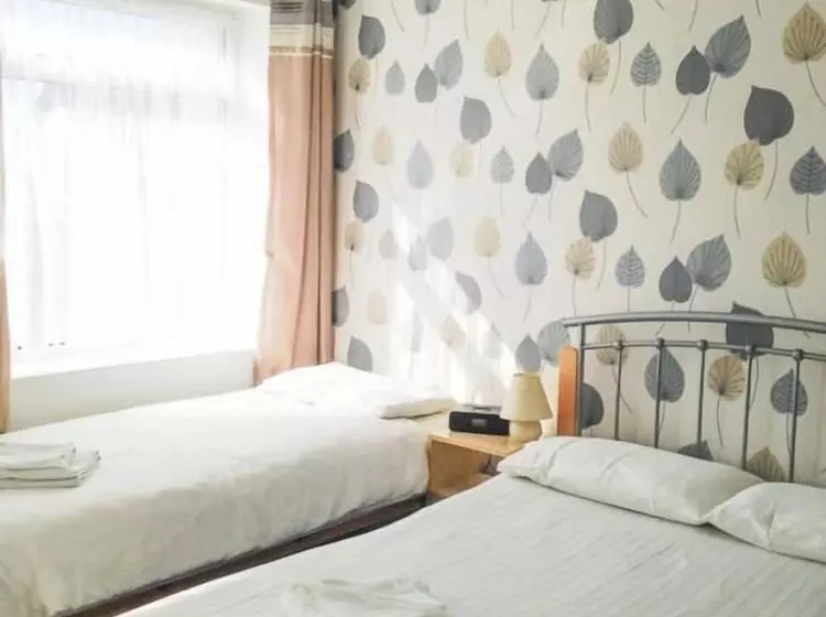 اتاق استاندارد چهار تخته, The Sandringham Court Hotel & Apartment With High Speed Wi Fi