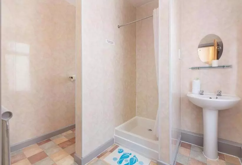 اتاق اکونومی, The Sandringham Court Hotel & Apartment With High Speed Wi Fi