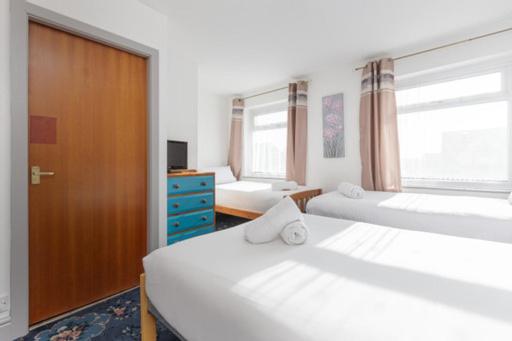 Четырехместный Номер Стандарт, The Sandringham Court Hotel & Apartment With High Speed Wi Fi