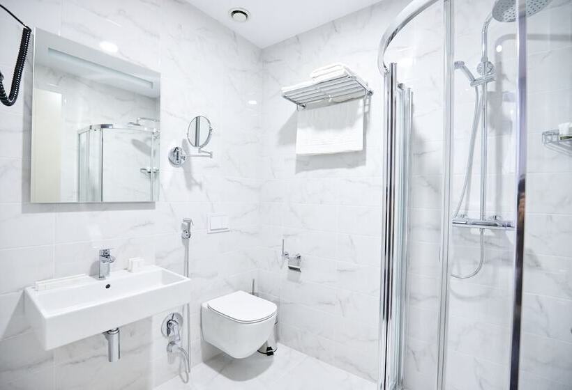 اتاق استاندارد, Brosse Garden