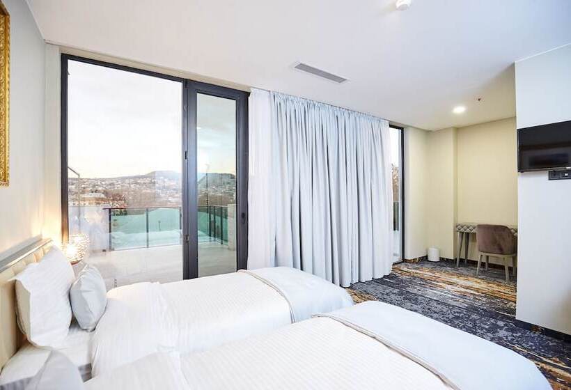 اتاق استاندارد, Brosse Garden