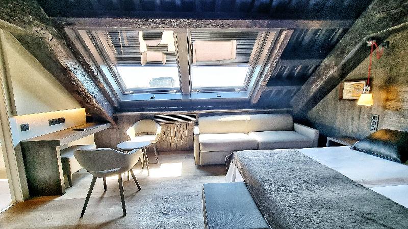 سوئیت جونیور با تراس, Brosse Garden