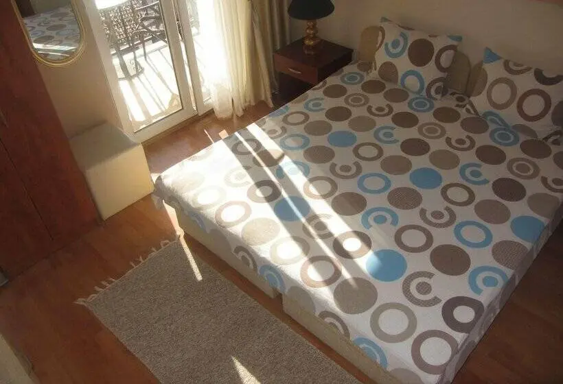 اتاق استاندارد با چشم‌انداز دریاچه, Villa Old Town