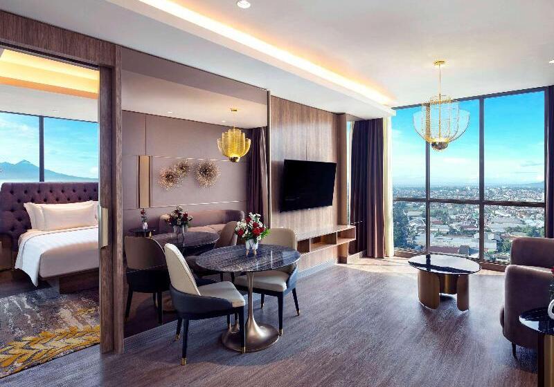 스탠다드 룸 킹사이즈 침대, Grand Mercure Malang