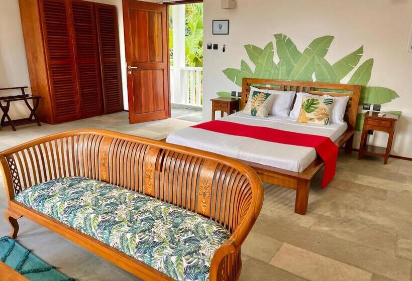 2 Sovrums Lägenhet, Hilltop Boutique