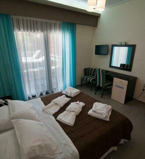 غرفة قياسية مزوَّدة بجاكوزي, Riviera Perdika