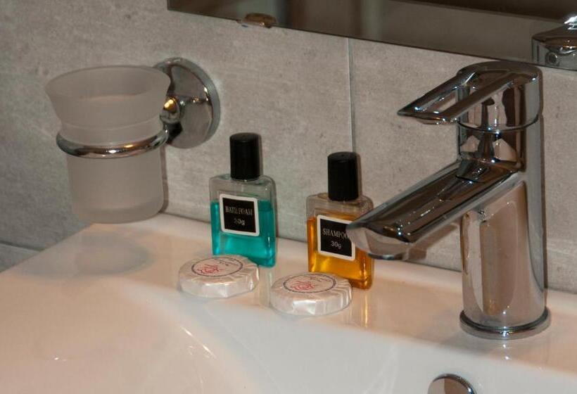 غرفة قياسية, Riviera Perdika