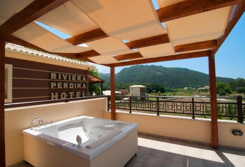 غرفة قياسية مزوَّدة بجاكوزي, Riviera Perdika