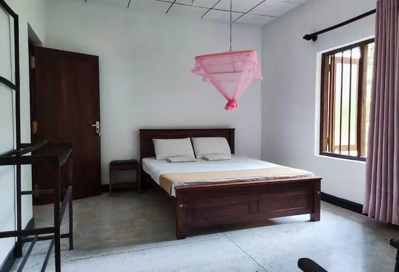 اتاق استاندارد, Schatzi S Hideaway