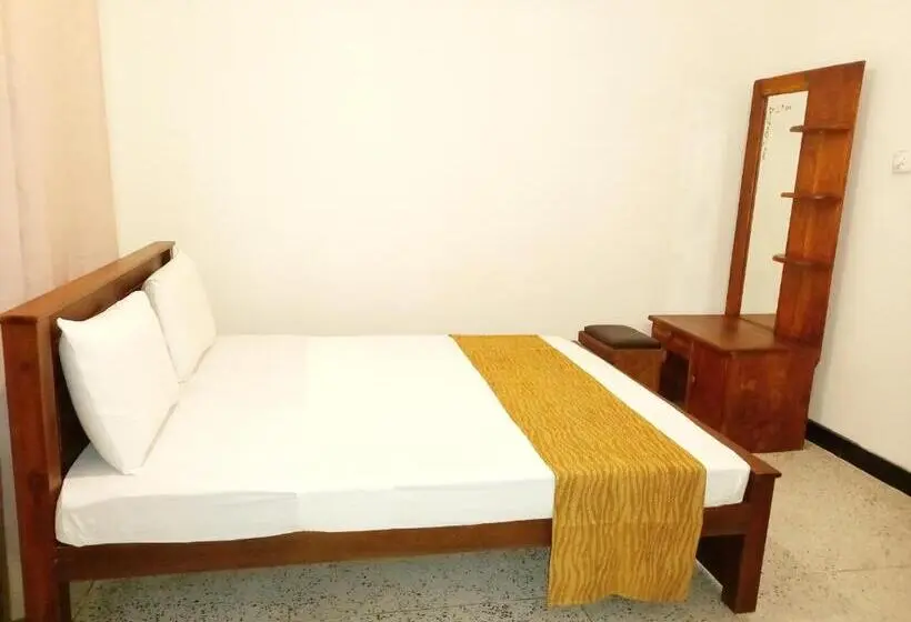 اتاق استاندارد, Schatzi S Hideaway