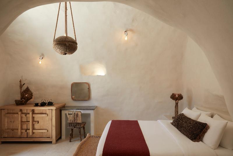 デラックススイート, White Pearl Cavalieri