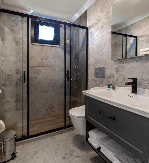 جناح جونيور عائلى, Lagun Castle Hotel&spa