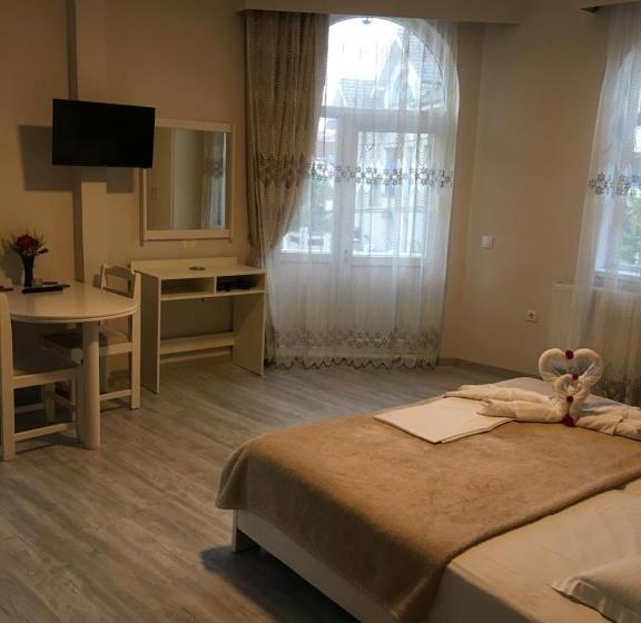 Номер Deluxe, Dyhouse