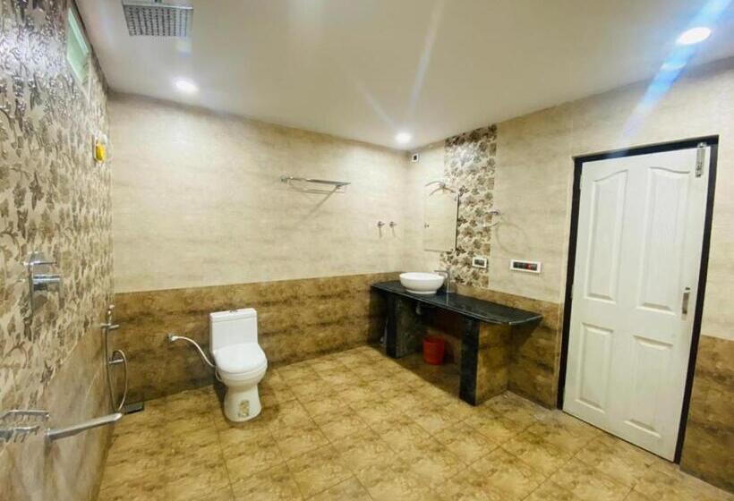 חדר אקונומי, Staymaker Lake Residency