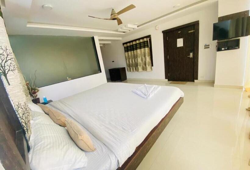 חדר אקונומי, Staymaker Lake Residency