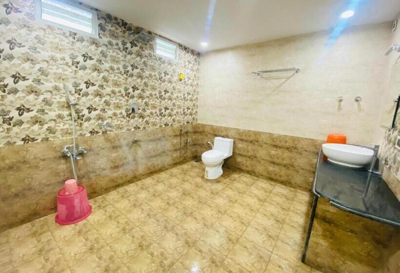 חדר אקונומי, Staymaker Lake Residency