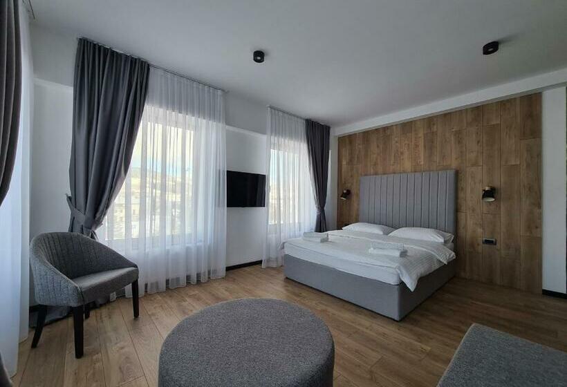 اتاق لوکس, Motel Btg