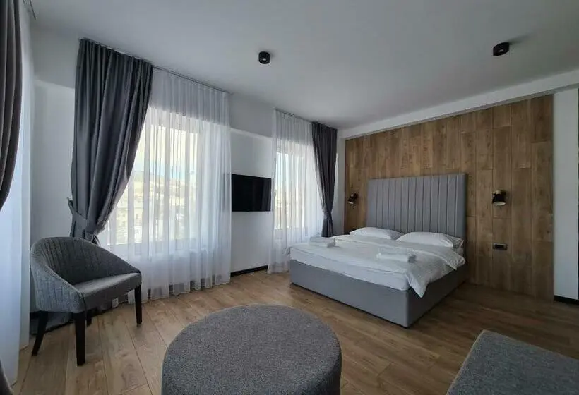 اتاق لوکس, Motel Btg
