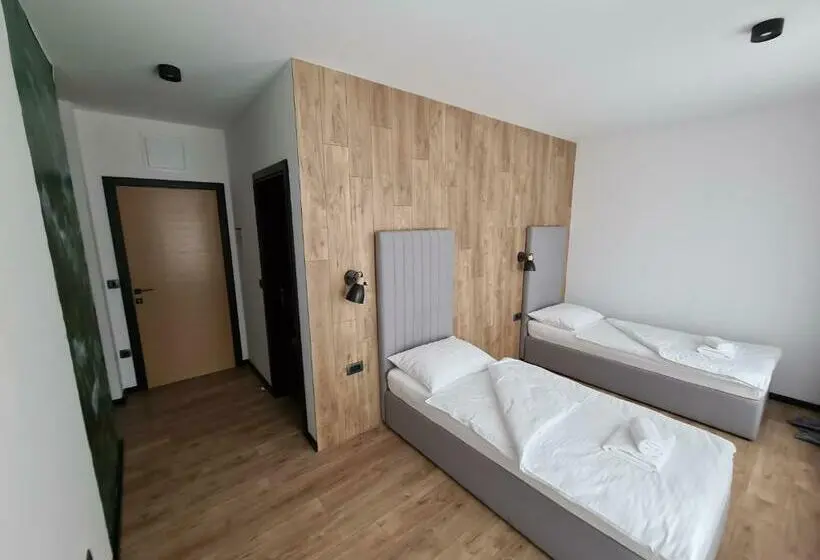 اتاق عادی, Motel Btg