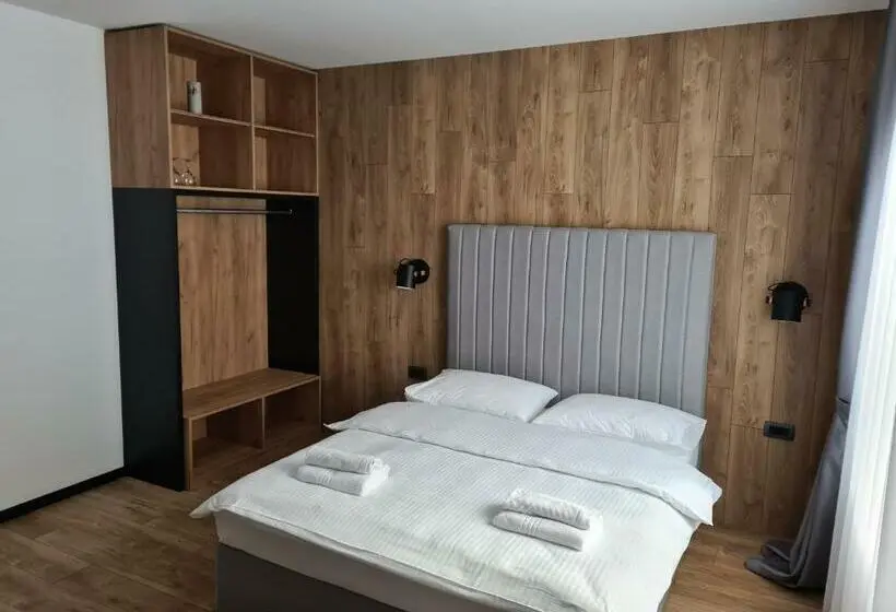 اتاق لوکس, Motel Btg