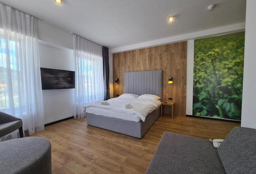 اتاق لوکس, Motel Btg