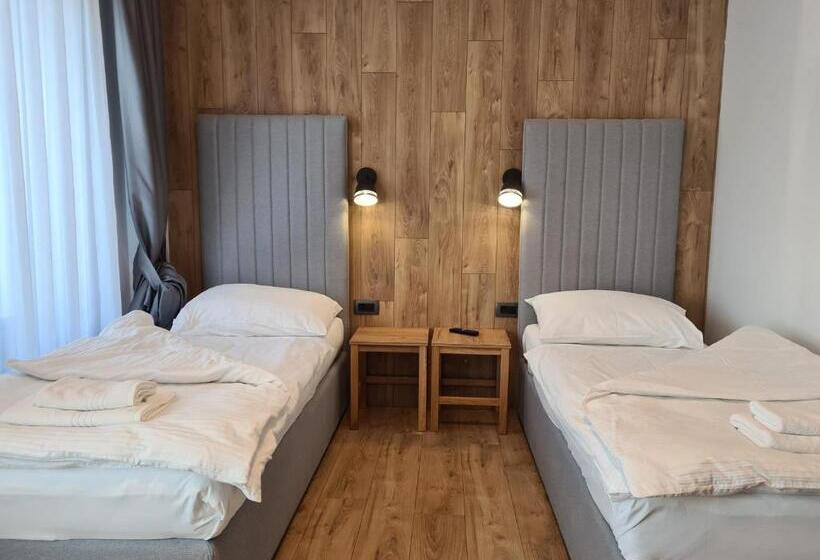 اتاق عادی, Motel Btg