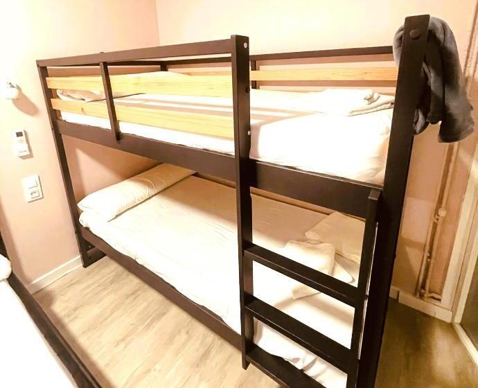 חדר סטנדרט לארבעה, Colibri