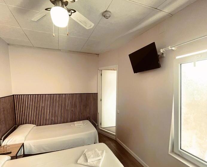 غرفة قياسية ثلاثية, Colibri