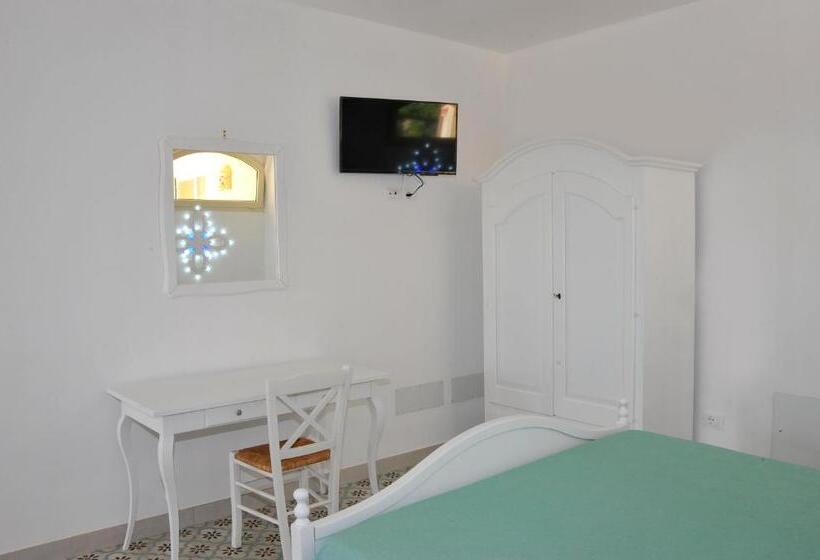 Deluxe Szoba, La Limini